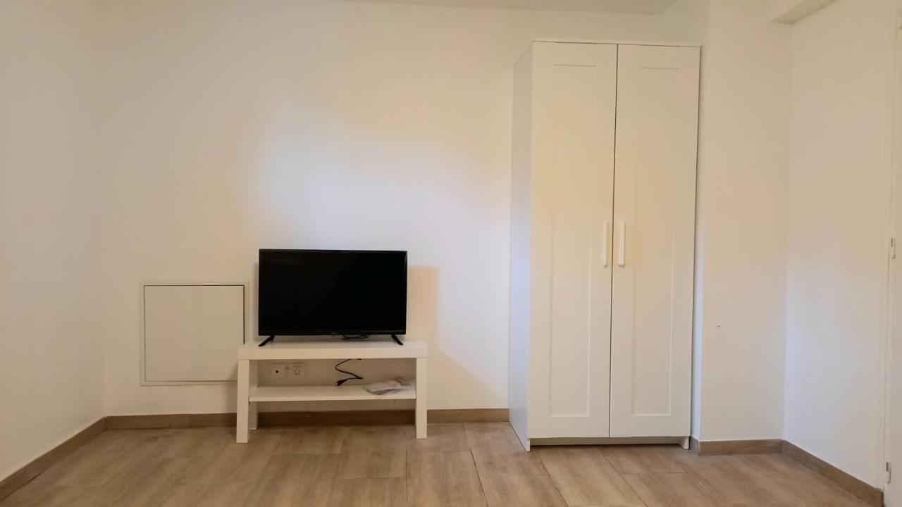 Super Appartement Au Centre Ville De Rosny Sous Bois Eksteriør bilde